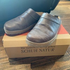 Haflinger leather clogs